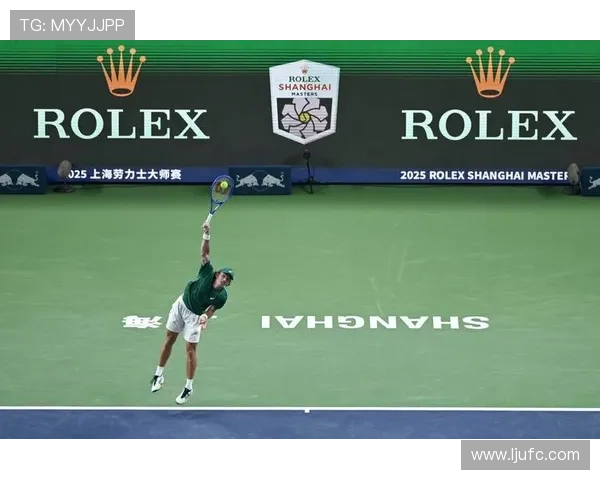 梅德韦杰夫成功晋级上海大师赛单打16强 展现出色竞技状态